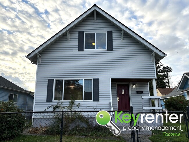 Gorgeous Craftsman 4Bed/2Bath Tacoma home! - Gorgeous Craftsman 4Bed/2Bath Tacoma home!