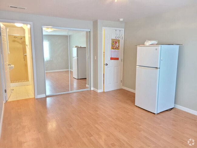 Building Photo - 93 Crestview Ave Rental