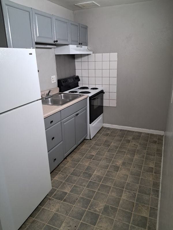 Photo - 1931 Clinton St