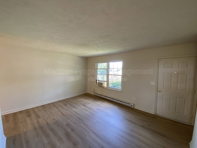 Photo - 624 Highview Ct