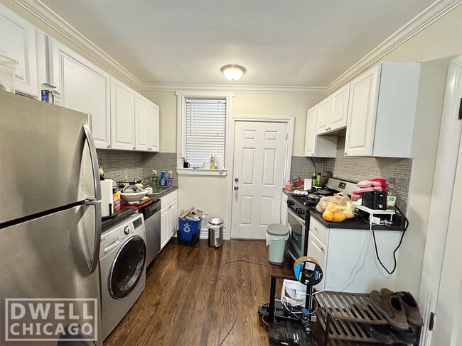 Building Photo - 2541 N Seminary Ave Unit 1