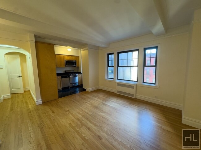 Building Photo - Christopher Street Rental
