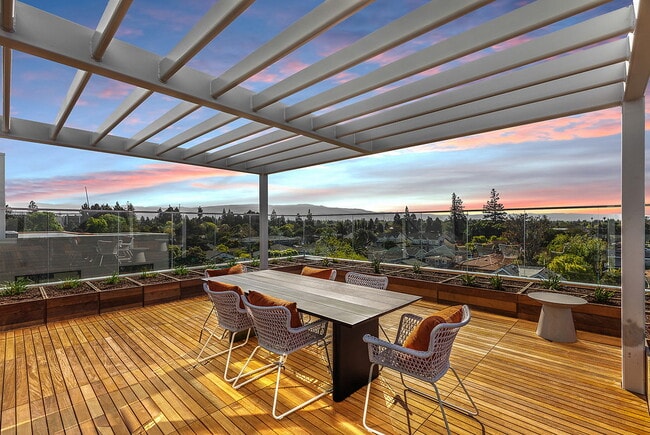 Photo - Maxwell Sunnyvale