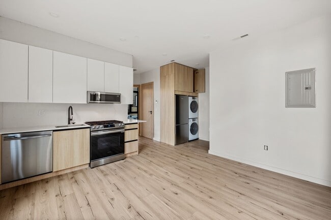 Photo - 6 National St Apartments Unit 2