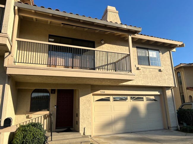 Building Photo - STYLISH HAYWARD HILLS CONDO WITH TWO PRIMARY SUITES AND BAY VIEWS!!!