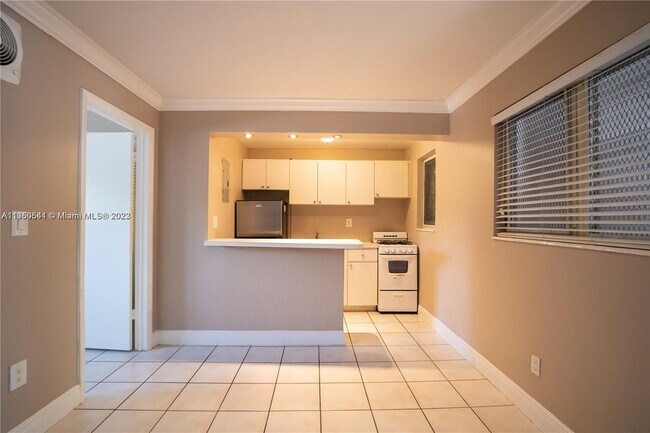 Photo - 1014 Salzedo St Unidad 101