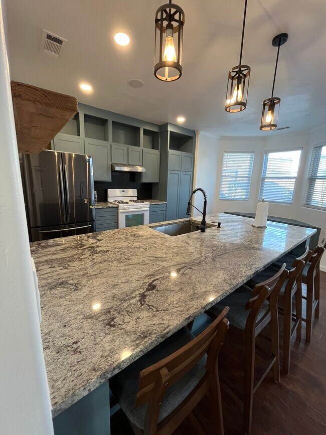 Photo - 5183 E Lowe Ave