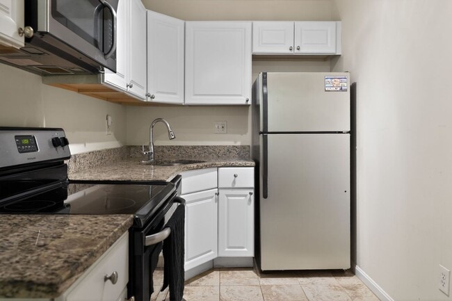 Photo - Simply Beautiful, Spacious 2 Bd/1Bth Condo on 50 acres of parklike setting w/ winding paths! Unit 8-399
