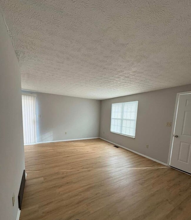 Photo - 3 Bed 1 Bathroom Ranch in Groveport School District! Half off Deposit for a move in by 12/31!