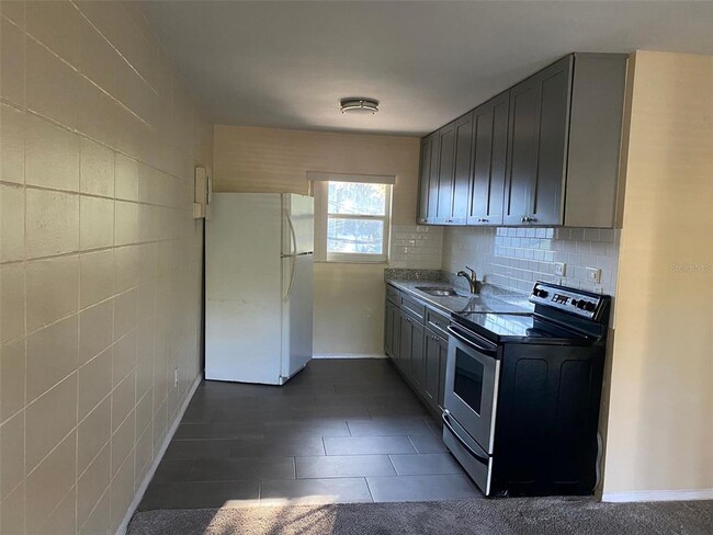 Photo - 639 Ramona Ln Unit 8