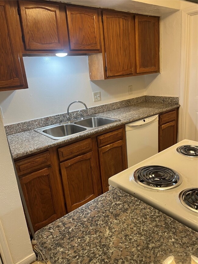Building Photo - 7709 Rolling Ridge Dr Rental