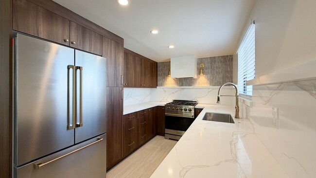 Photo - 2438 Myrtle Ave Unidad B