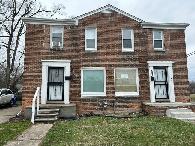 Photo - 18515 Greenfield Rd