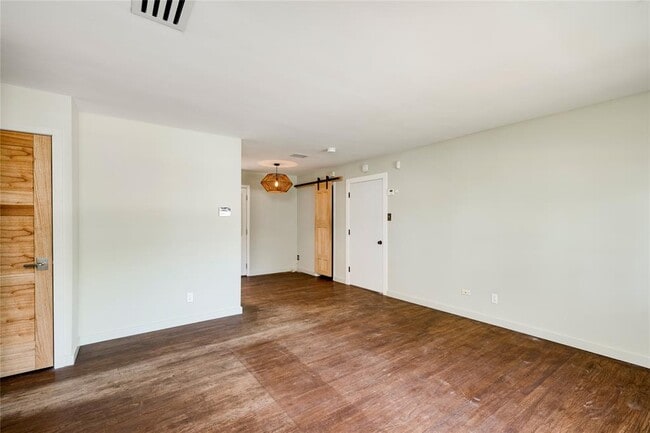 Photo - 1707 Overhill Dr