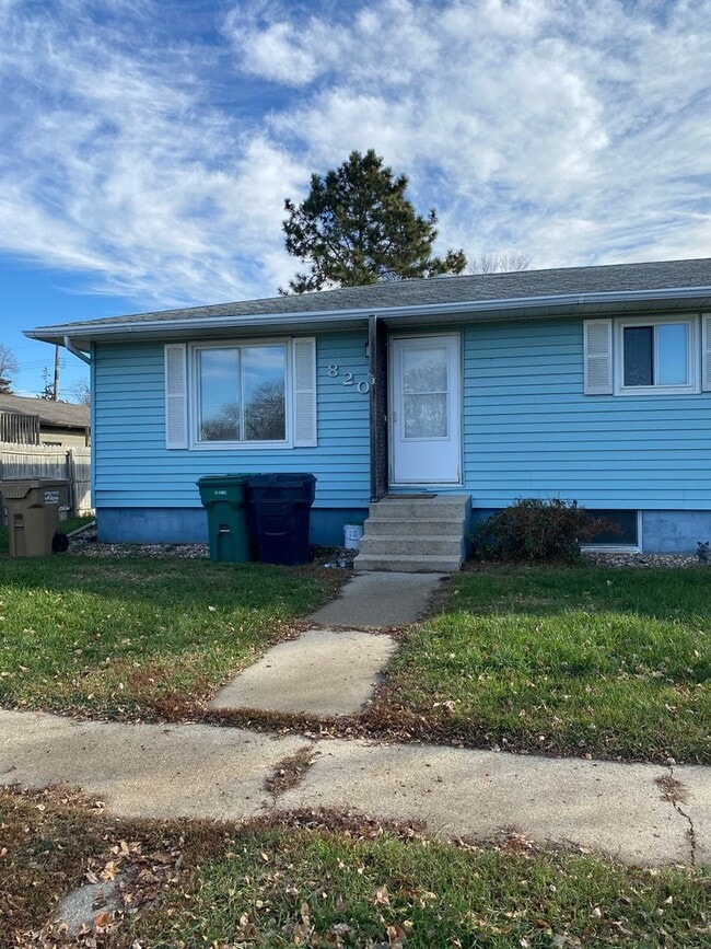 Photo - 818/820 6th St NE Unit 820