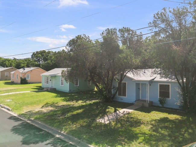Building Photo - 1408 Mulford St