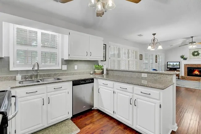 Kitchen - 1579 Wabeek Way