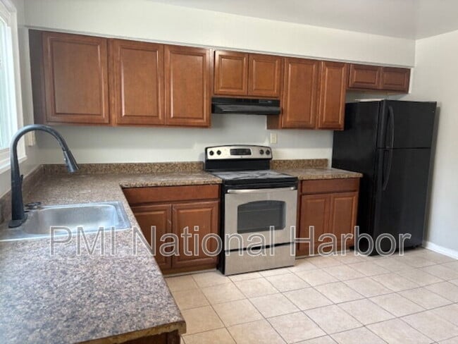 Photo - 1235 Chaplin St SE