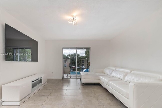 Photo - 10748 N Kendall Dr Unit N22