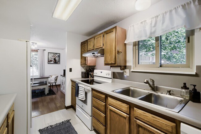 329 Chinook Ave
