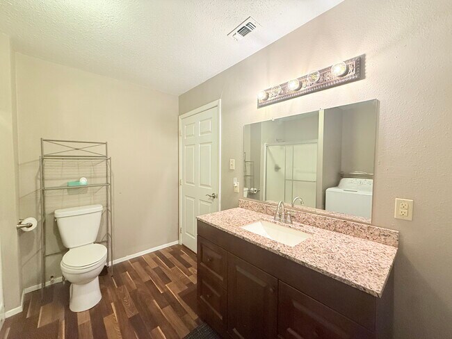 Photo - 401 NE 4th St