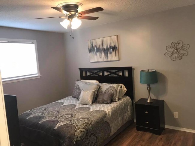 Photo - Williams Court Apartments Unit 4