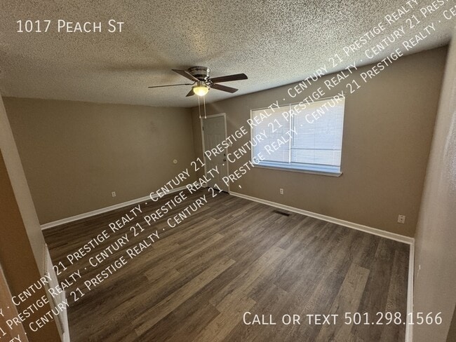 Photo - 1017 Peach St