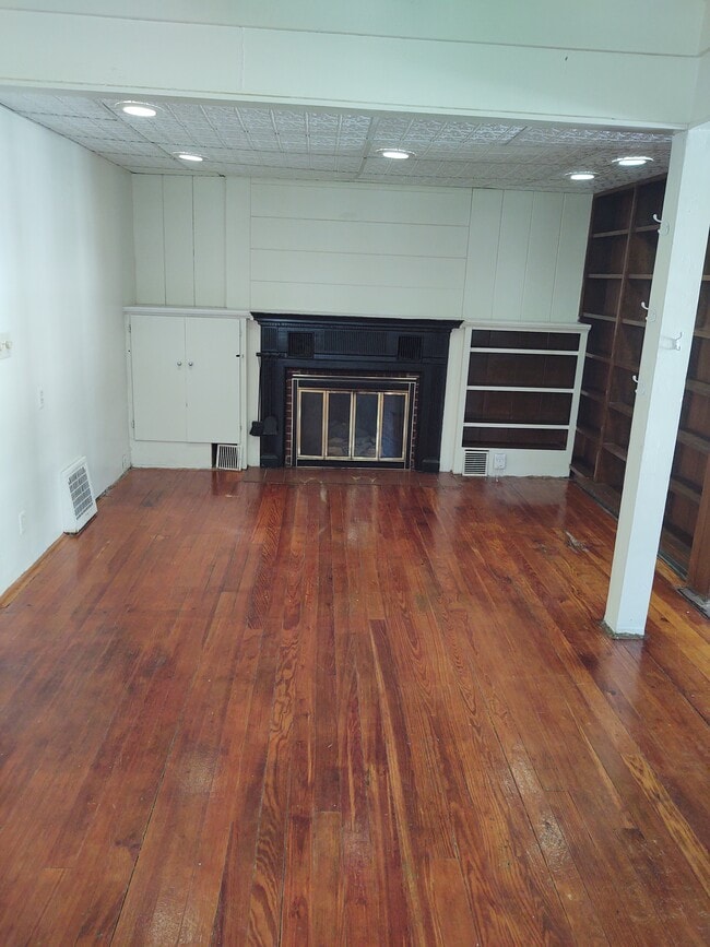 Living room working eirepla - 827 W South St Unit 827