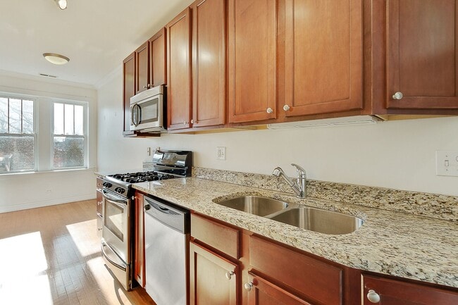 4863 N Hermitage Ave Unit 3W
