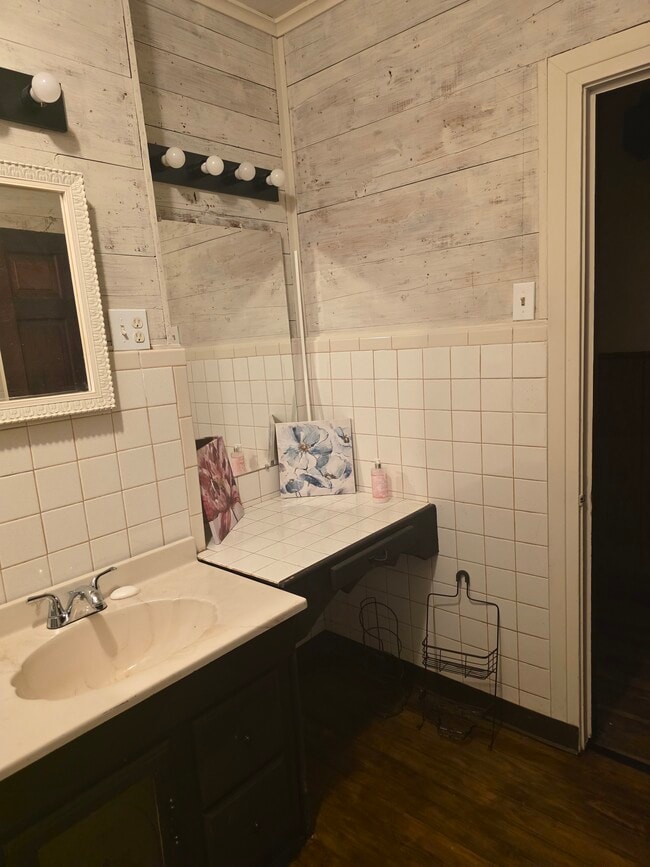 Photo - 308 N Trinity St
