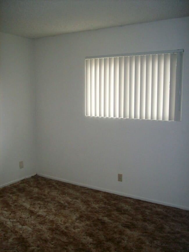 Photo - 140 Van Nuys Ave Unidad 2