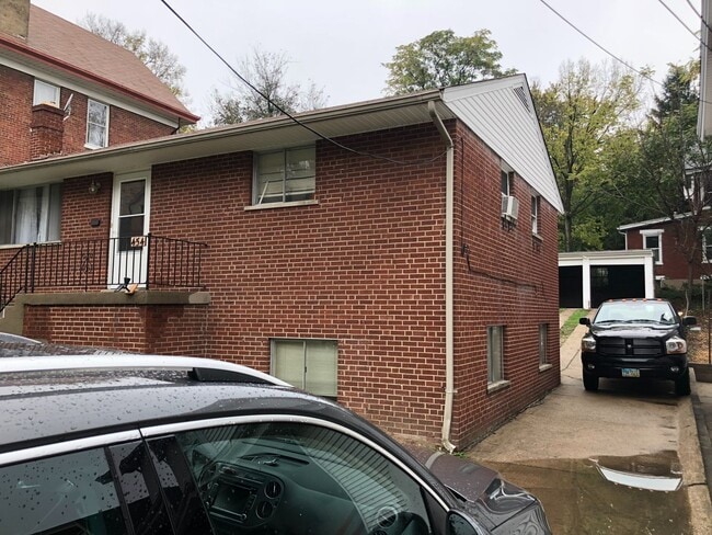 Photo - 454 Warner St