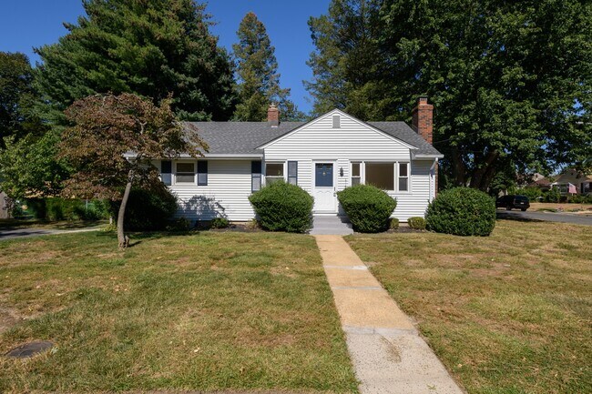 Building Photo - 361 Meadowbrook Ave