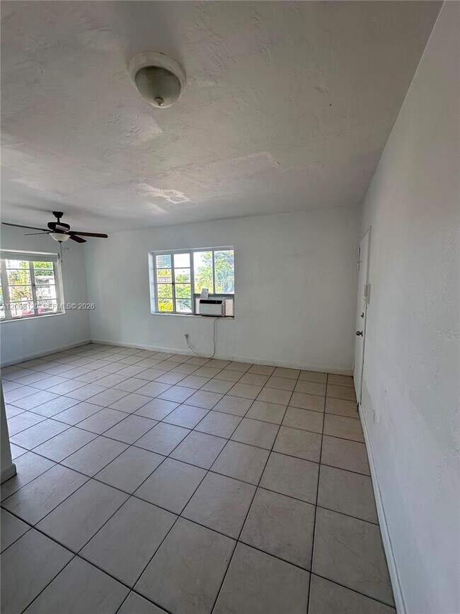 8340 Crespi Blvd Unit 21