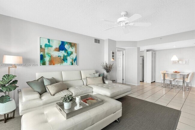 Photo - 800 Claughton Island Dr Unidad 1204