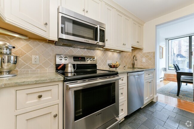 Building Photo - 49 Hancock St Unit 7 Rental