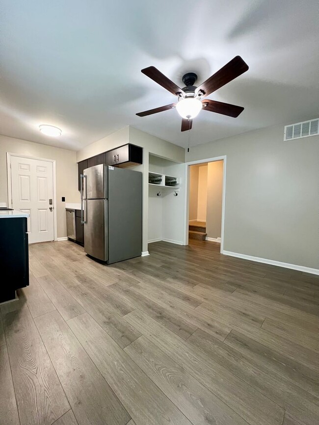 Photo - 7589 S 12th St