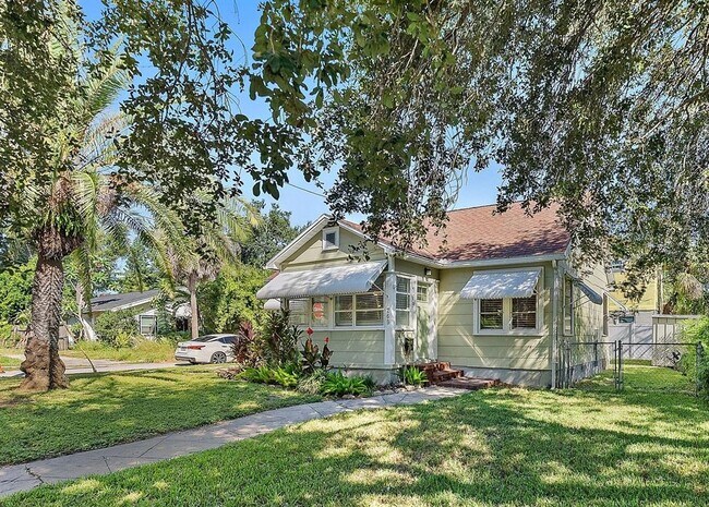 Photo - 769 Kirkwood Terrace N