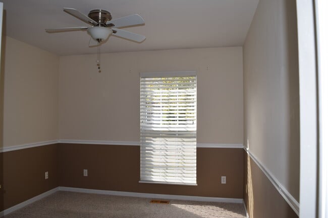 Photo - 354 Birchwood Crossing Ln