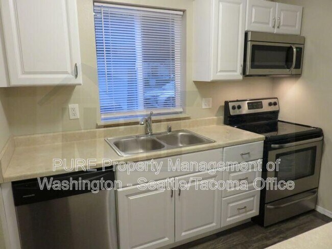 Photo - 4719 109th St SW