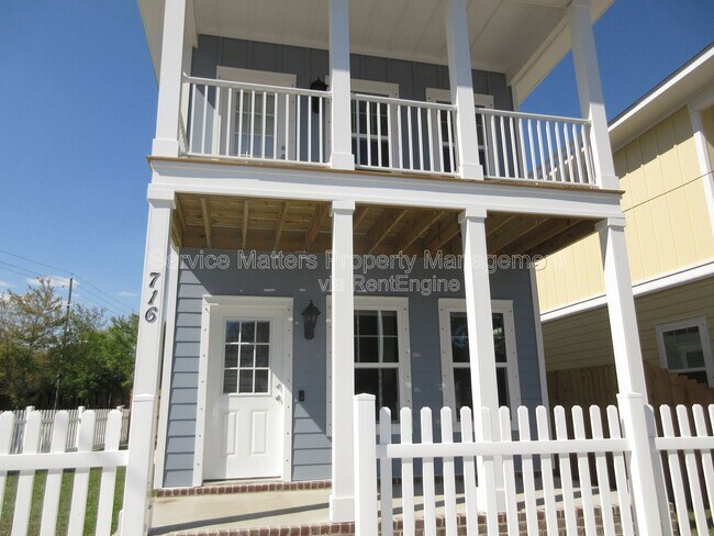 Photo - 716 W Intendencia St