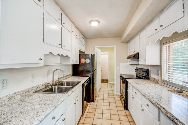 Photo - 5944 Tyler Loop Rd