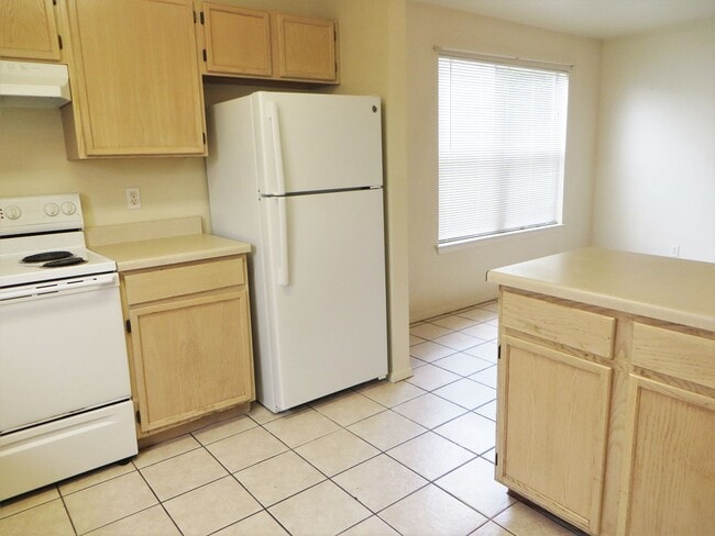 Photo - 2216 Katy Ln