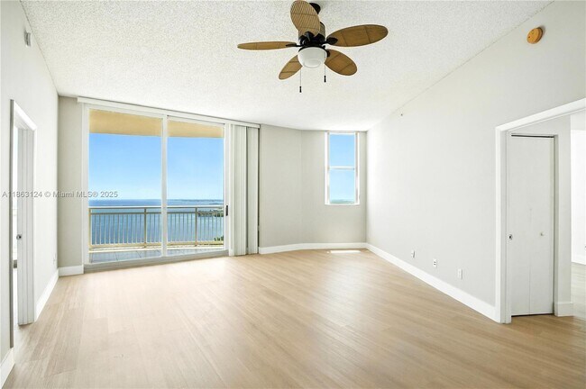 Photo - 2475 Brickell Ave Unidad 2610