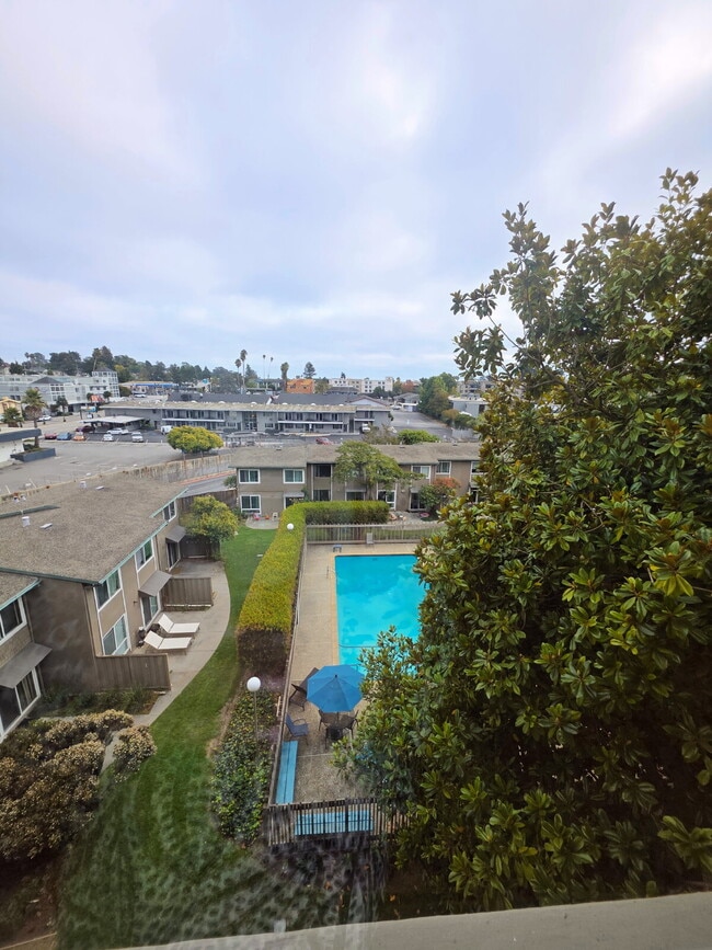 Building Photo - Stylish Downtown Santa Cruz Condo – Fully ... Unit #52