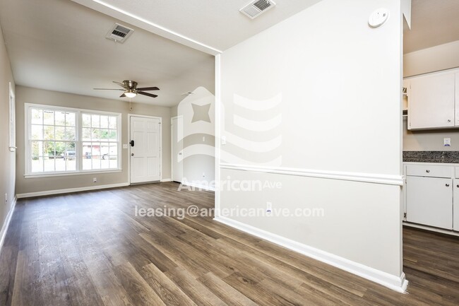 Photo - 4784 Gardiner Dr