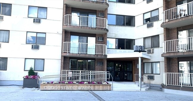 Photo - 131 Coolidge Ave Unit 123