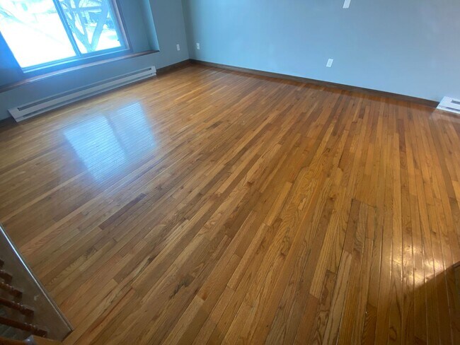 Photo - GREAT LOCATION - Spacious 4 bedroom/2 bath - PETS WELCOME