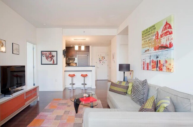 101 W 24th St Unit 12E