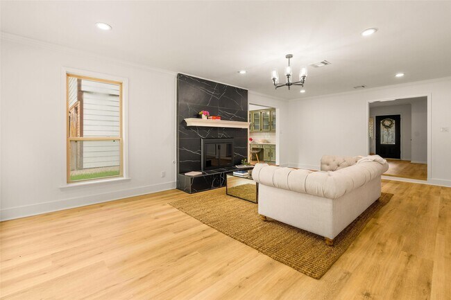 Photo - 5502 Graystone Ln